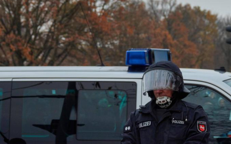 Επίθεση στο Ομπερχάουζεν: Δράστης με μαχαίρι – Τέσσερις τραυματίες