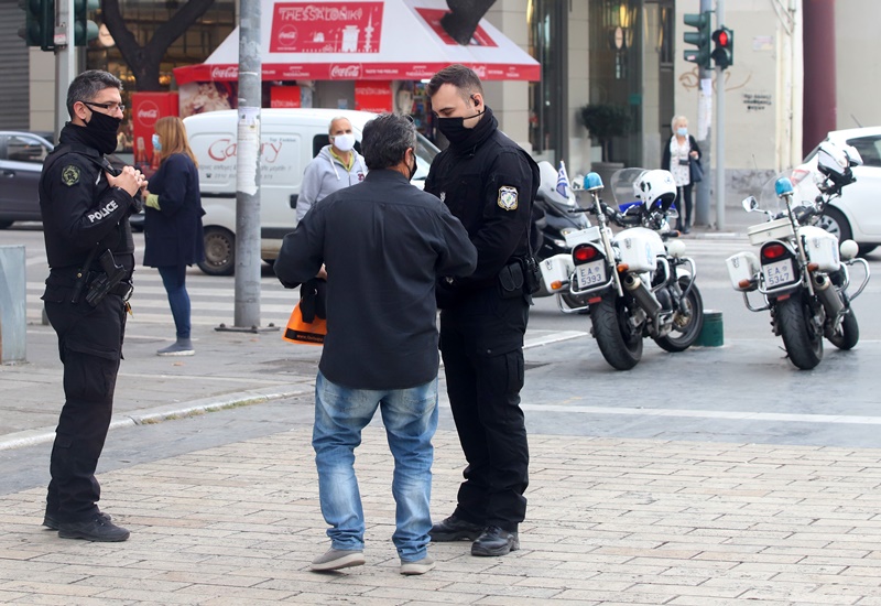 Μέτρα κορονοϊός έλεγχοι: Οι παραβάσεις  των μέτρων «έβρεξαν» πρόστιμα