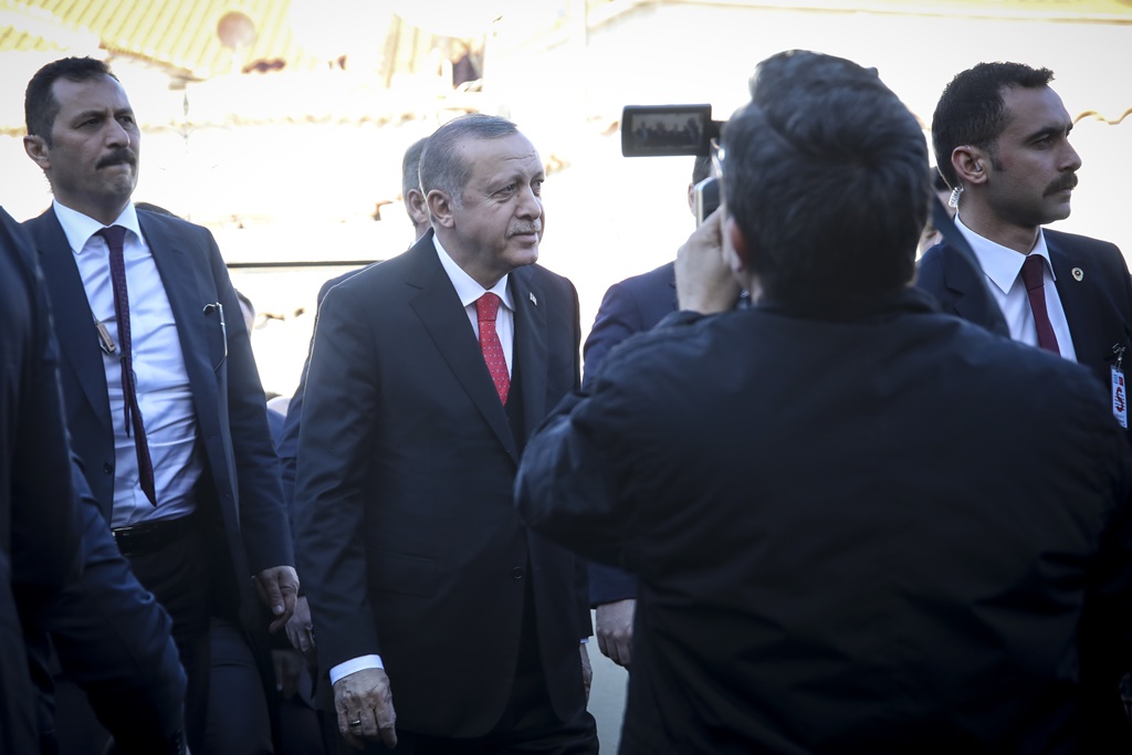 Τουρκική βουλή – Ερντογάν: Κατεστραμμένος δικτάτορας ή αρχιστράτηγος;