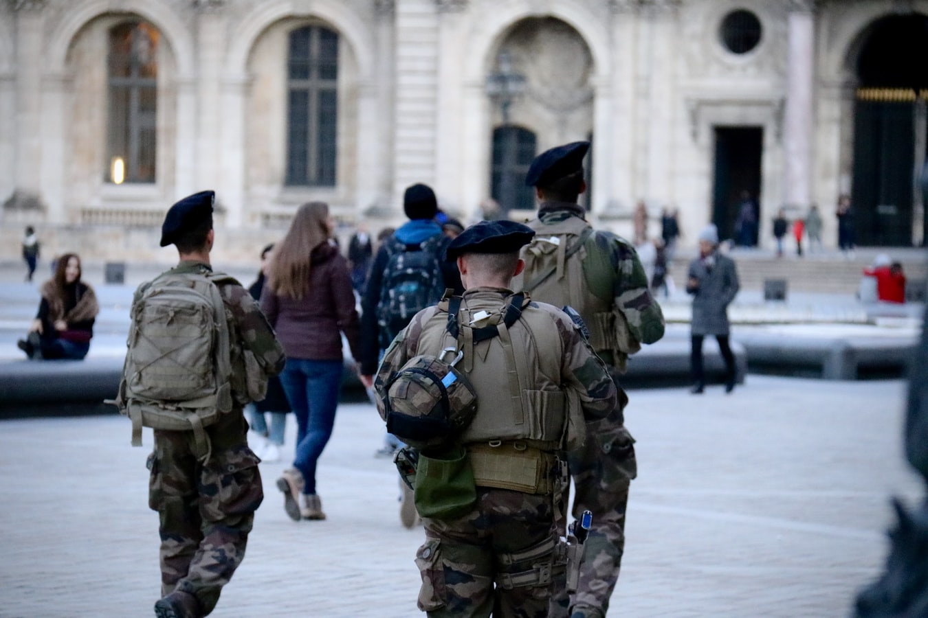 Μακρόν Γαλλία: Διπλασιασμός της συνοριακής αστυνομίας