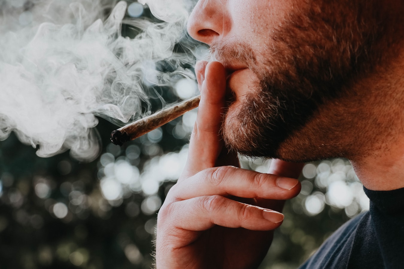 Τσιγάρο και κορονοϊός: Το κάπνισμα αυξάνει το κίνδυνο σοβαρής λοίμωξης