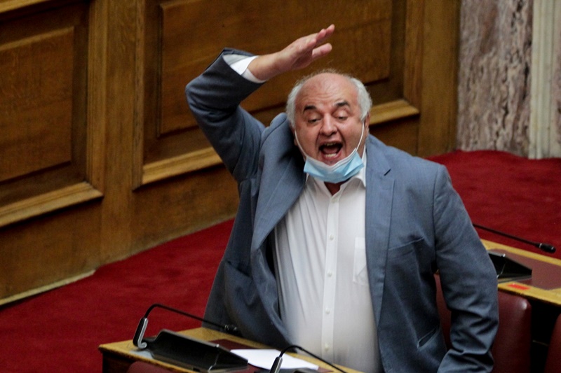 Καραθανασόπουλος ΚΚΕ Βουλή: Το… σχόλιο για το απαράδεκτο ξέσπασμά του