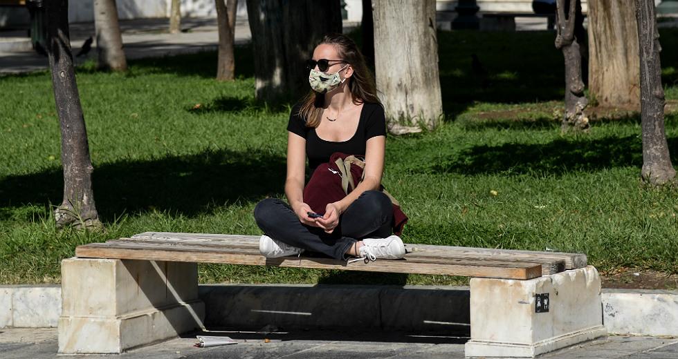 Πόσο προστατεύει η μάσκα: Έλληνας καθηγητής του ΜΙΤ δίνει σημαντικές πληροφορίες