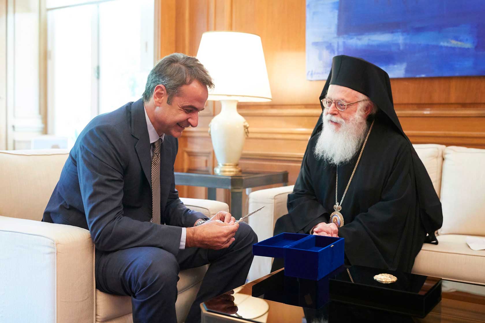 Αρχιεπίσκοπος Αλβανίας κορονοϊός: Το μήνυμά του από τη ΜΕΘ του «Ευαγγελισμού»