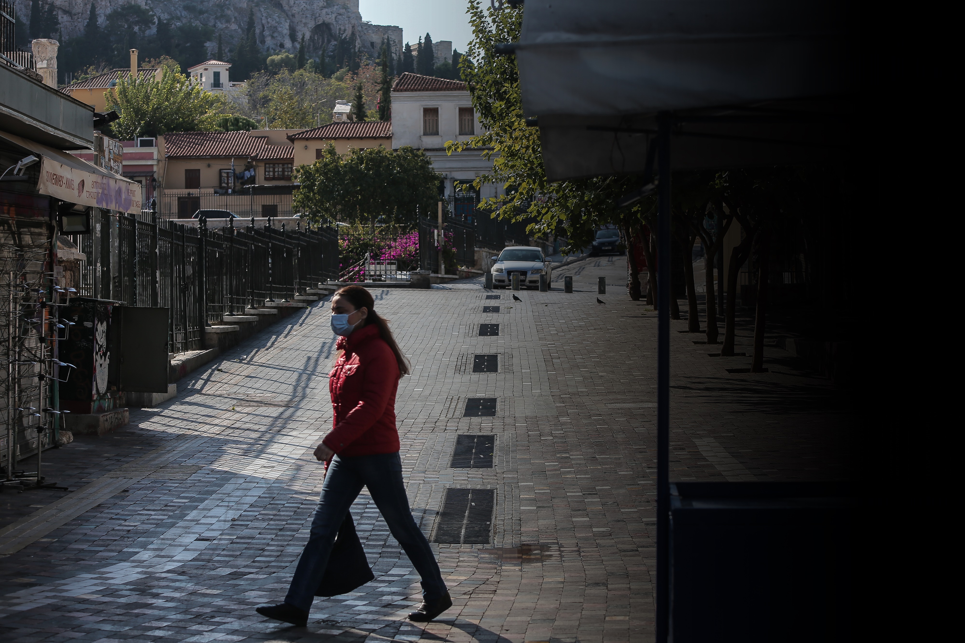 Απαγόρευση κυκλοφορίας νέα μέτρα: Τι αλλάζει σε μετακινήσεις και εξόδους