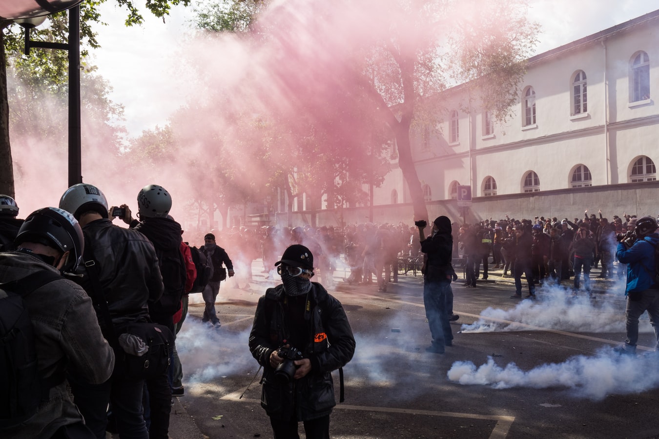 Νομοσχέδιο για αστυνομικούς – Παρίσι: Ένα άρθρο προκαλεί άγρια επεισόδια