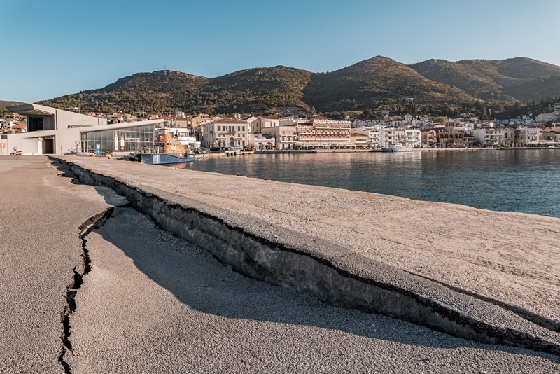 Σεισμός στη Σάμο: Σε εξέλιξη οι έλεγχοι