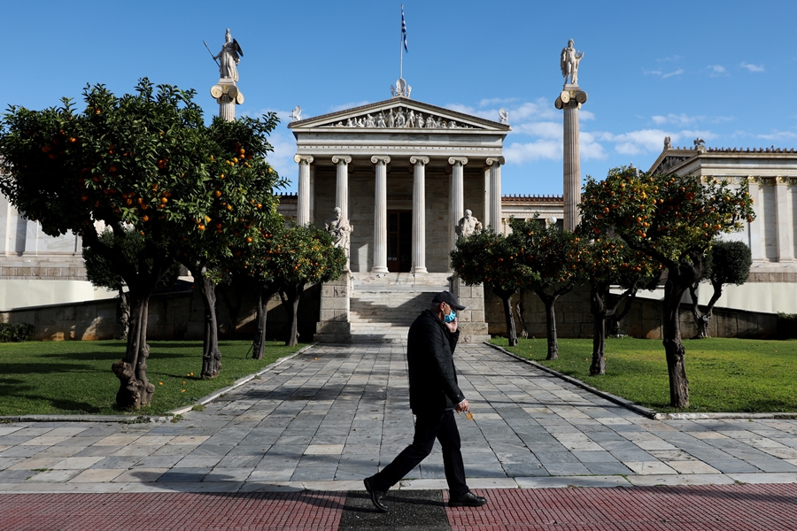 Εμβόλιο Ελλάδα κορονοϊός: «Δεν έχουμε τελειώσει με την πανδημία»