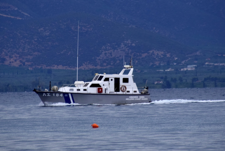 Αυτοκίνητο έπεσε στο λιμάνι: Τραγωδία στην Αντίπαρο