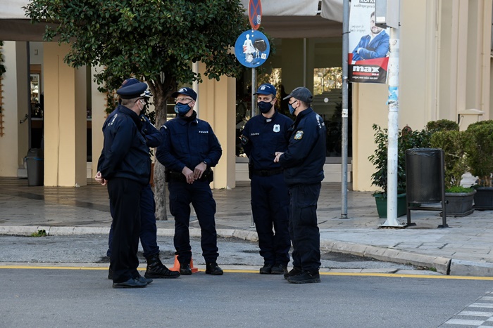 Πρόστιμα Χριστούγεννα: Έφοδοι σε 4 σπίτια, σαρωτικοί οι έλεγχοι