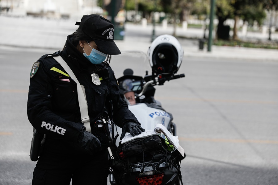 Μετακινήσεις Χριστούγεννα: Αλλάζει το ωράριο απαγόρευσης κυκλοφορίας για τις γιορτές