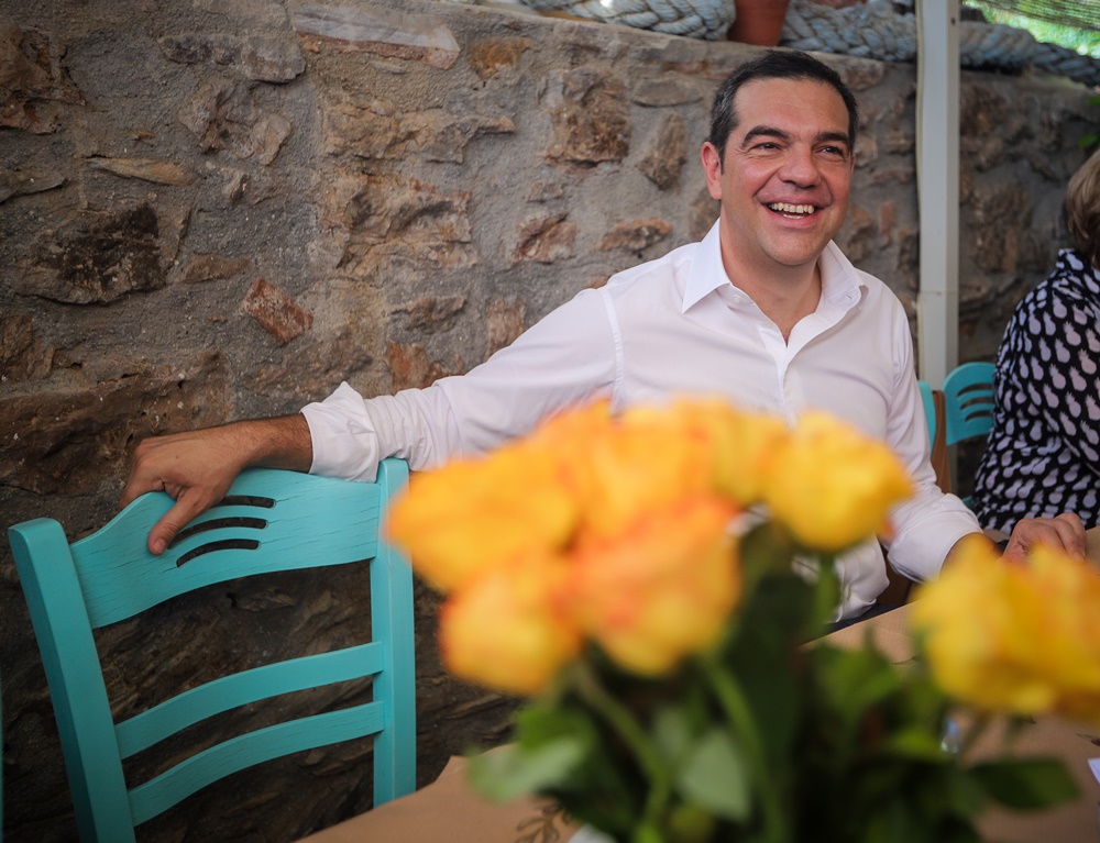 Τσίπρας Πάτρα – γεύμα: Όταν ο πρόεδρος του ΣΥΡΙΖΑ έφαγε με 30 άτομα