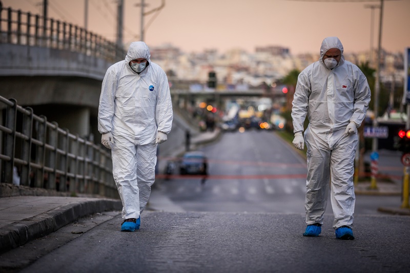 Παγκράτι έκρηξη: Γκαζάκια σε σπίτι γνωστού επιχειρηματία