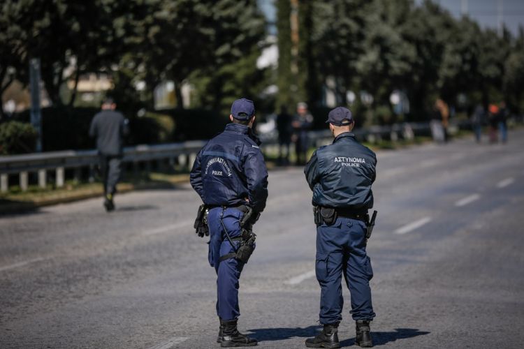 50χρονος αστυνομικός – κορονοϊός: Θλίψη για τον άτυχο πατέρα