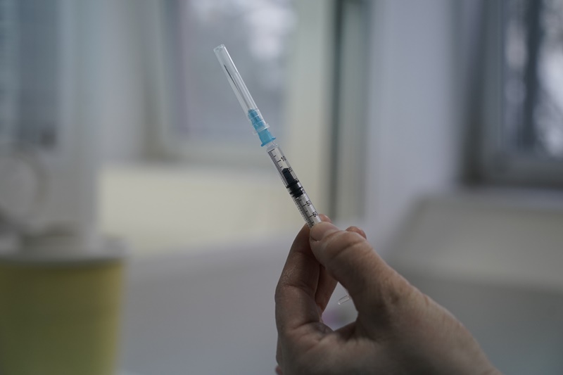 Εμβόλιο κορονοϊού Ισπανία: Με καθυστέρηση έφτασαν οι πρώτες δόσεις