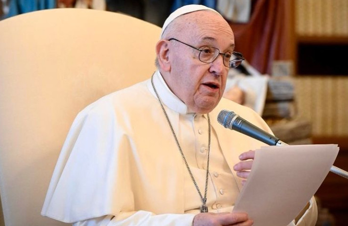 Πάπας Φραγκίσκος Χριστούγεννα: «Μη σας καθοδηγεί ο καταναλωτισμός»