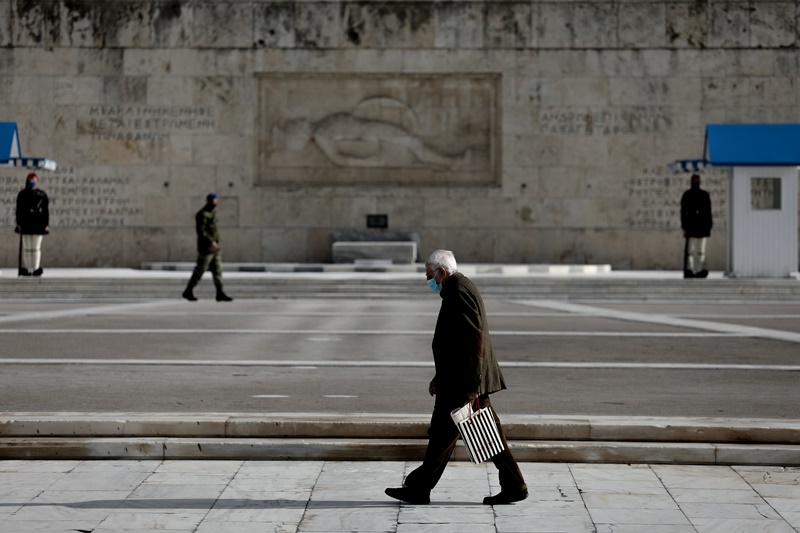 Click away Δερμιτζάκης: Αρνητικός ο καθηγητής – Προειδοποιεί για χειρότερα