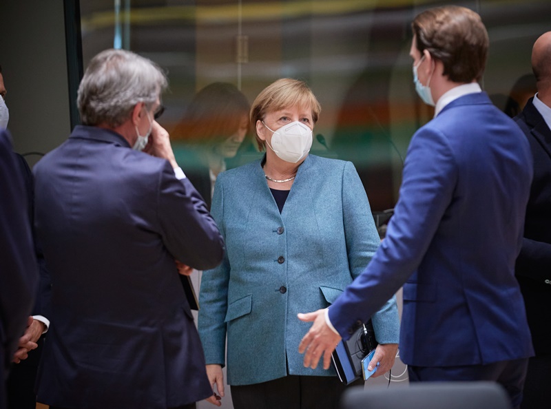 Γερμανία κορονοϊός Μέρκελ: Υπέρ του κλεισίματος των καταστημάτων η Καγκελάριος