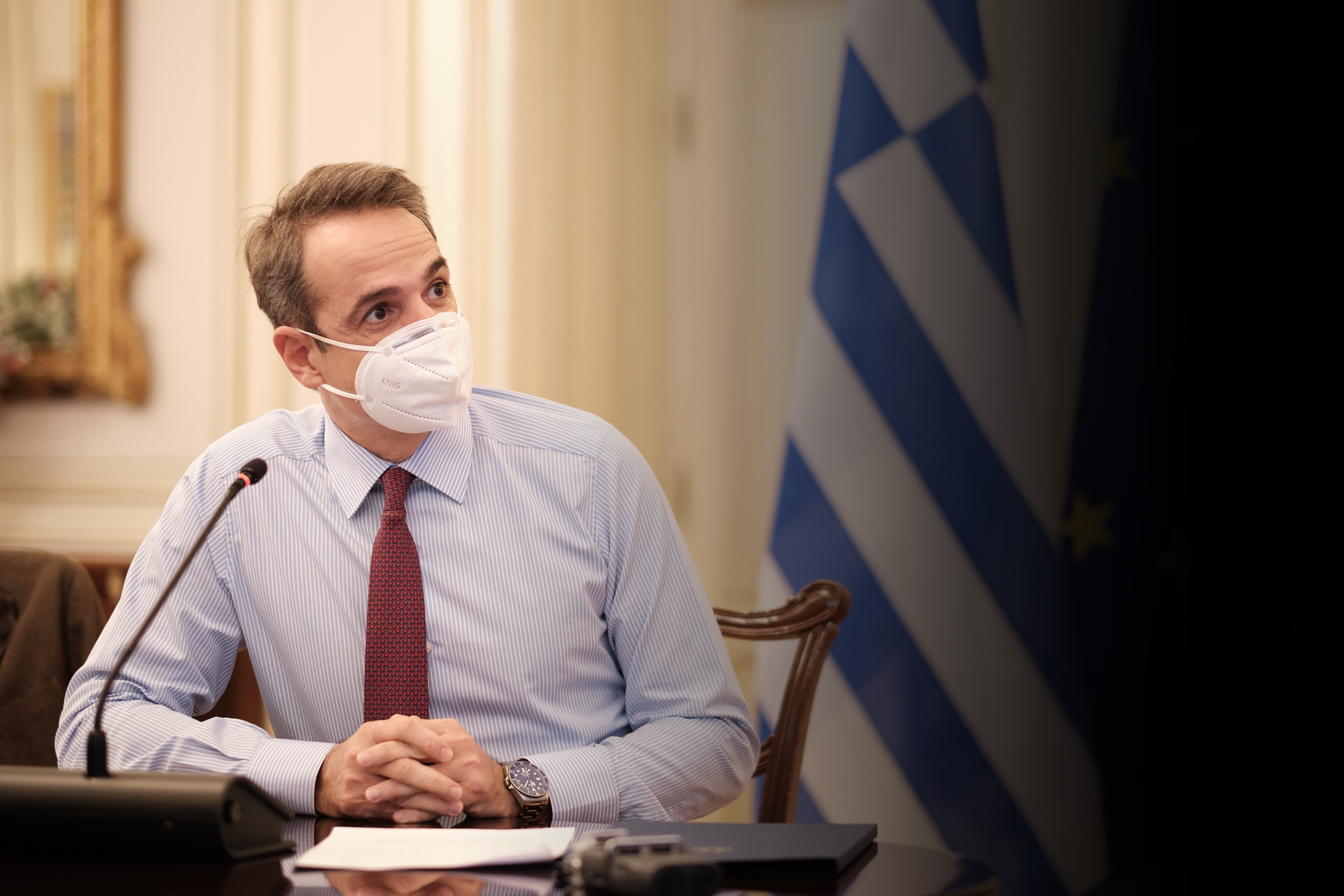 Μητσοτάκης υπουργικό: «Μέτρα και εμβόλια θα οδηγήσουν στο τέλος της περιπέτειας»
