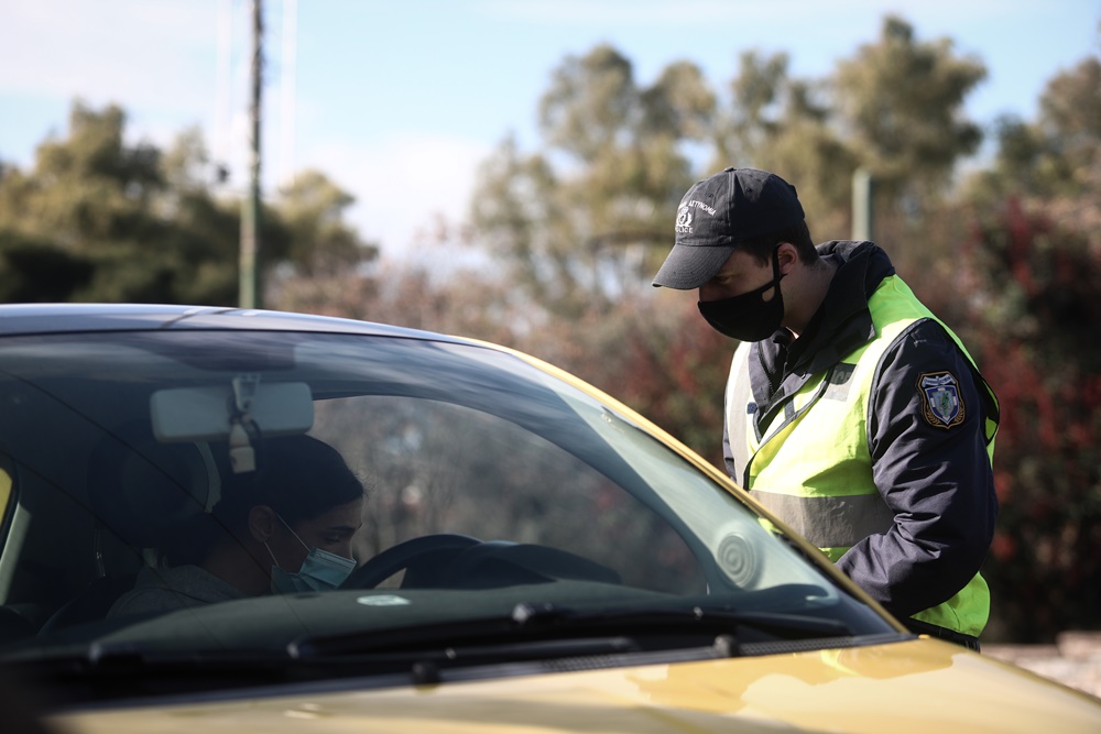 Άρση μέτρων – μετακινήσεις: Σενάρια για ταξίδια από νομό σε νομό και χιονοδρομικά