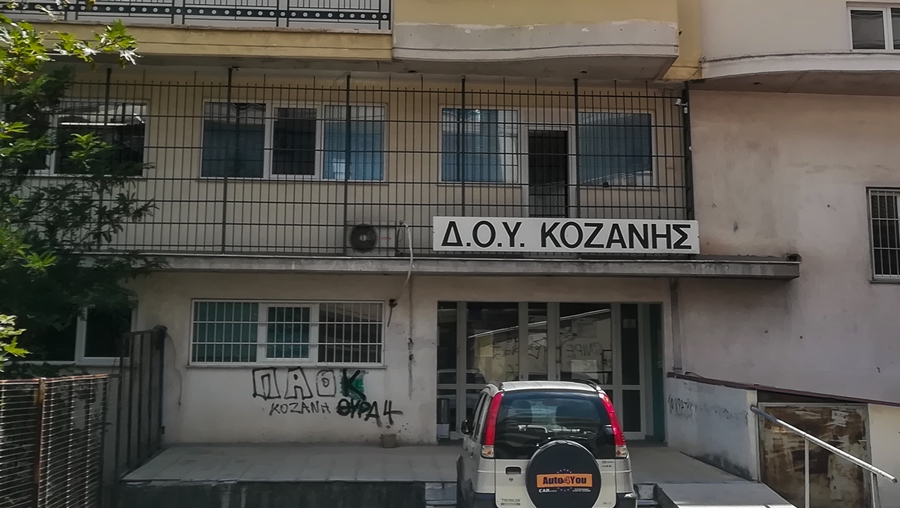 Επίθεση με τσεκούρι Κοζάνη: Συγκλονιστική μαρτυρία της 60χρονης που έχασε το μάτι της