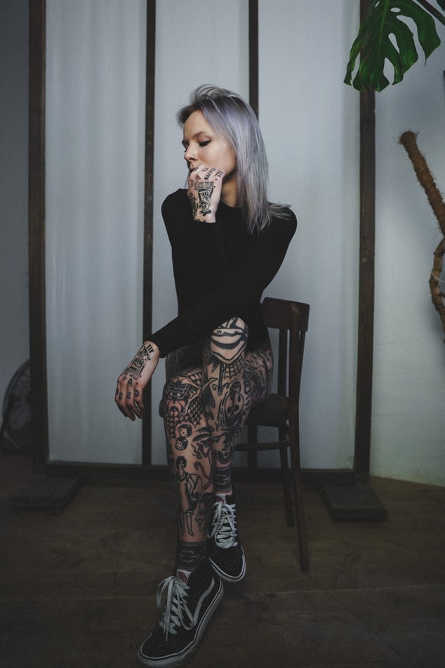 Κορίτσι με τατουάζ