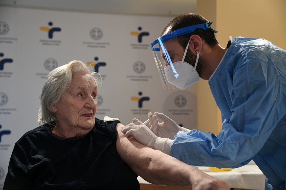 Εμβολιασμοί Ελλάδα κορονοϊός: Επετεύχθη ο στόχος των 200.000 τον Ιανουάριο