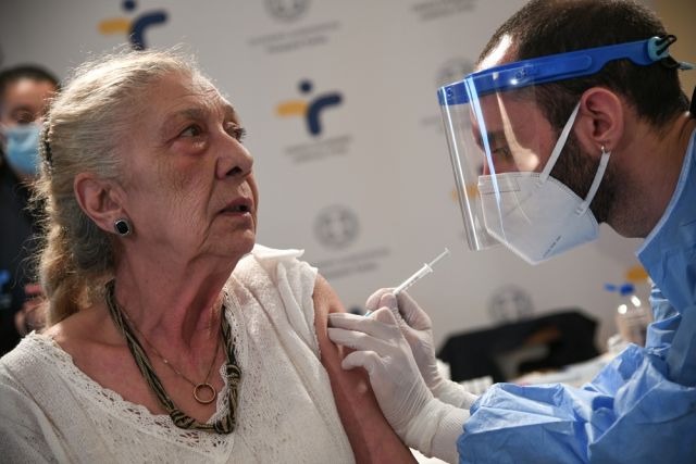 Εμβολιασμός κατά του κορονοϊού σε φιλοξενούμενες στην Μονάδα Φροντίδας Ηλικιωμένων