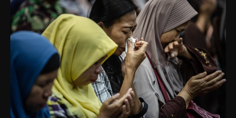 Ινδονησία αεροπλάνο – Sriwijawa air: Βρέθηκαν συντρίμμια και ανθρώπινα υπολείμματα