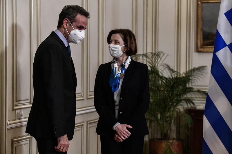 Γαλλικά Μητσοτάκη: Ο πρωθυπουργός ξάφνιασε την Παρλί