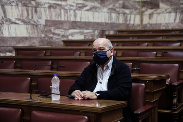 Νίκος Βούτσης με μάσκα στη Βουλή 