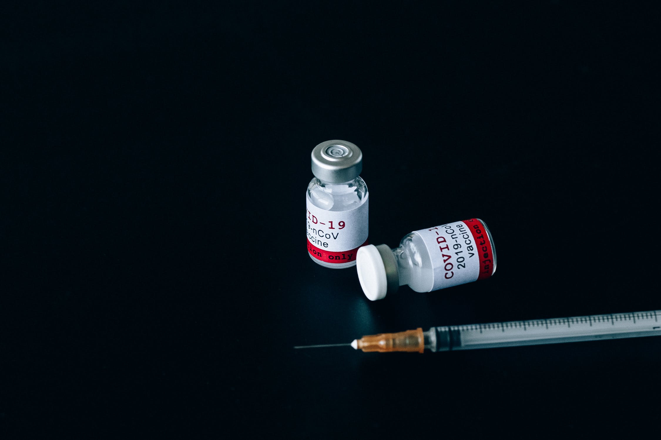 Εμβόλιο Αστρα Ζενεκα παρενέργειες: Ο Παρασκευής εξηγεί τι συμβαίνει με τις θρομβώσεις