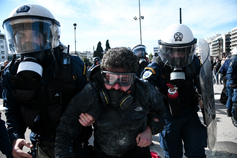 Πανεκπαιδευτικό συλλαλητήριο τώρα 10/2: Χημικά και προσαγωγές