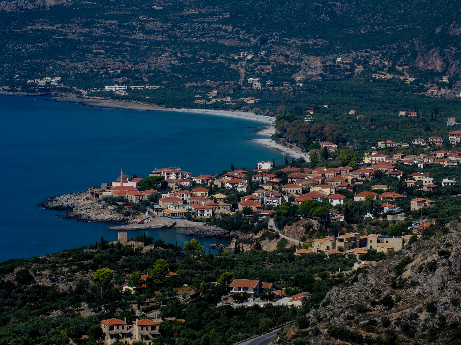 Ελληνικό χωριό με πέτρινα σπίτια: Κι όμως είναι από τα ωραιότερα στην χώρα