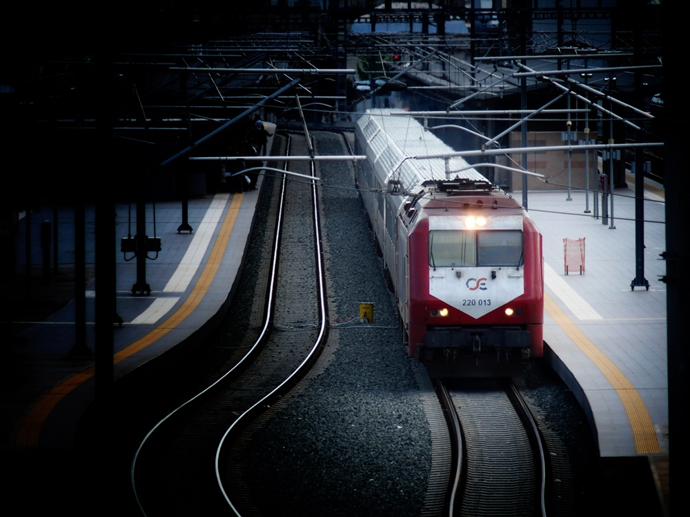 Σεπόλια προαστιακός: Κατέληξε γυναίκα που παρασύρθηκε από συρμό