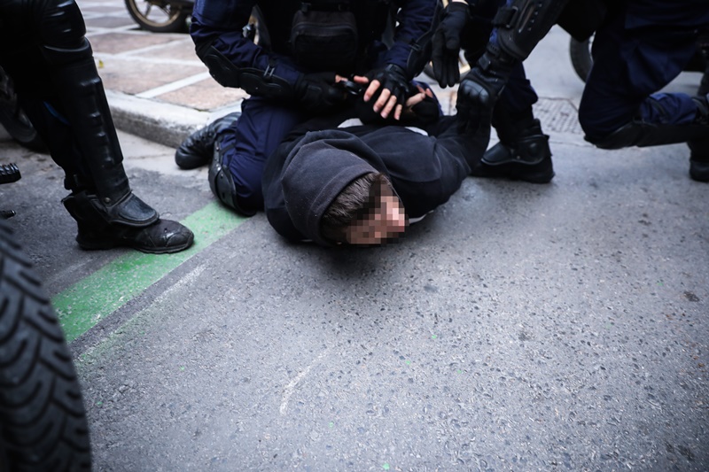 Νέα Σμύρνη: Σοβαρά επεισόδια αστυνομικών με πολίτες κατά τη διάρκεια ελέγχων