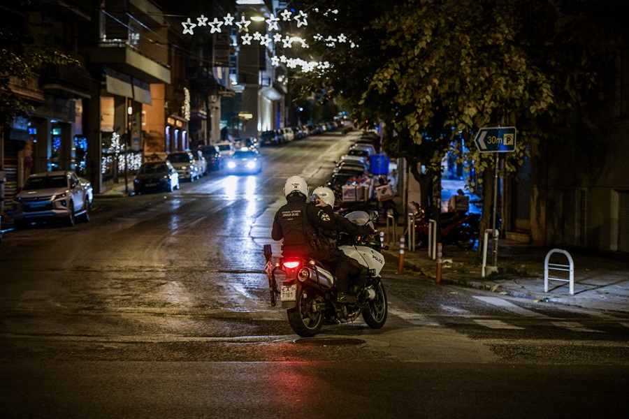 Μολότοφ σε κράνος αστυνομικού – Πάτρα: Επιθέσεις κατά ανδρών της ομάδας ΔΙΑΣ