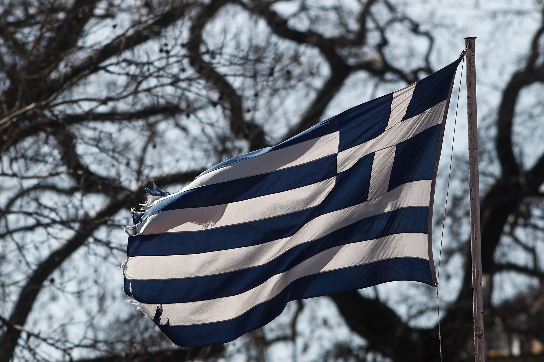 Μεγαλύτερη ελληνική σημαία: Γαλανόλευκη 1.500 τετραγωνικών θα υψώσουν στη Σαντορίνη