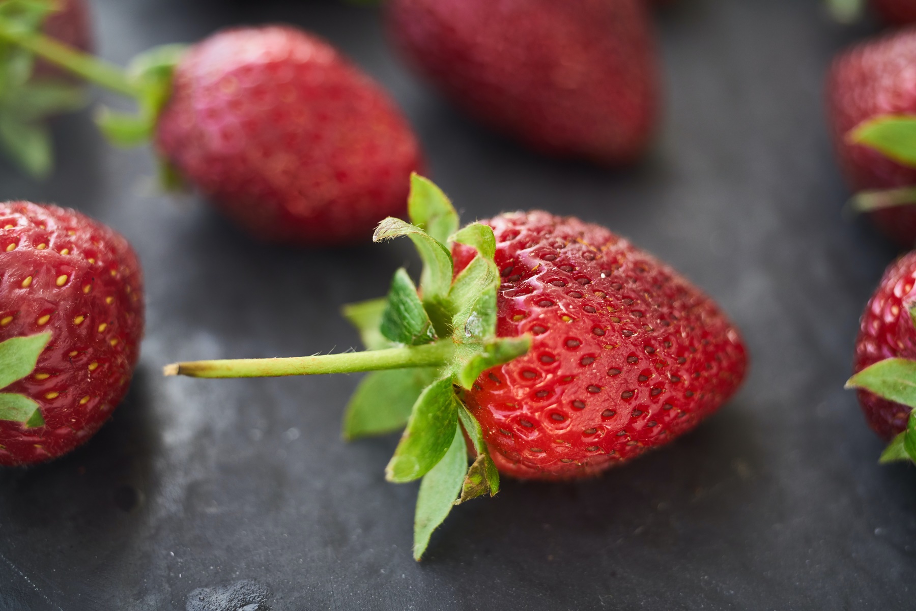Φράουλες πλύσιμο: Γιατί πρέπει να το κάνεις πολύ προσεκτικά