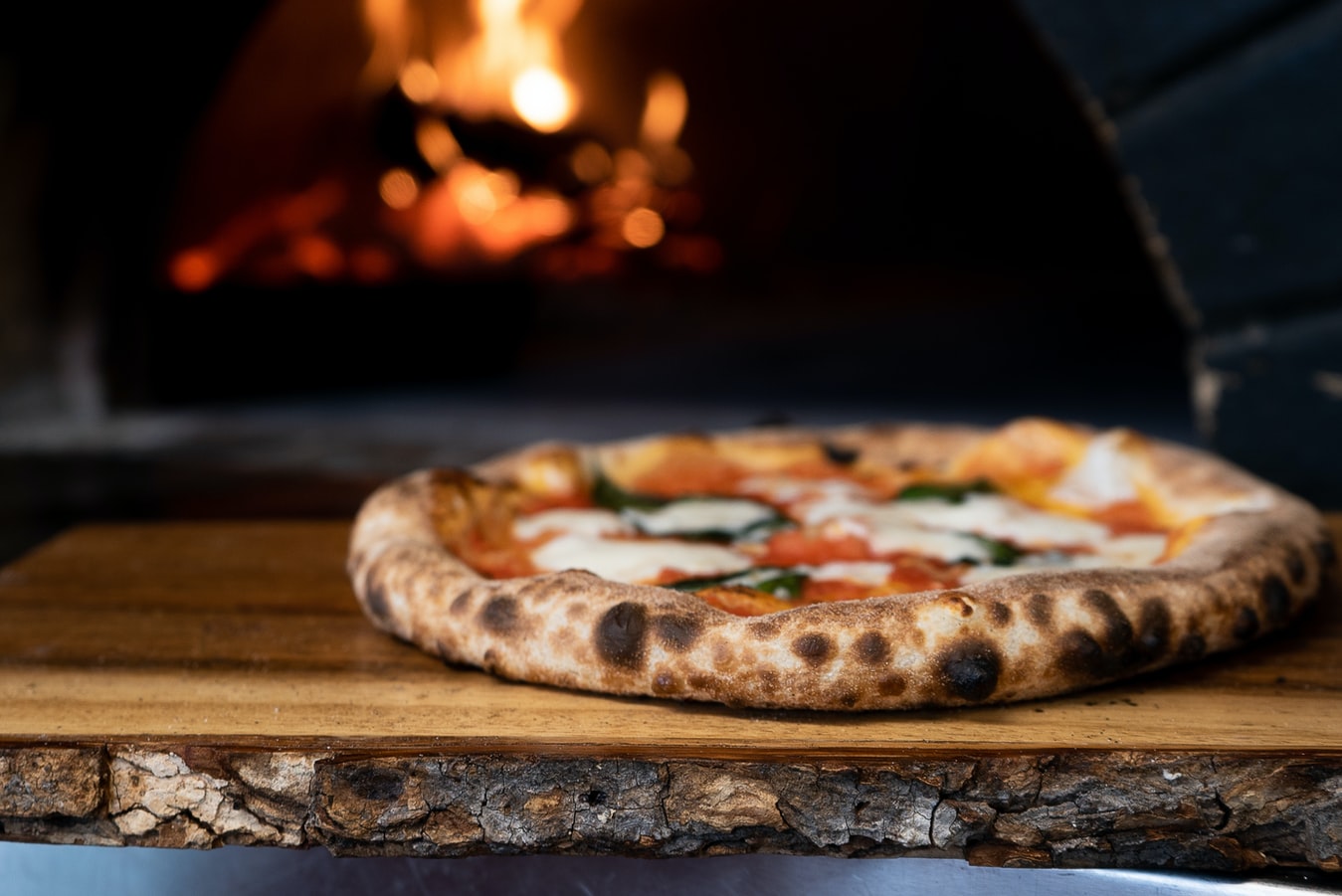 Πίτσα 4 τυριά θερμίδες: Η διάσημη αυθεντική συνταγή και οι… συνέπειες