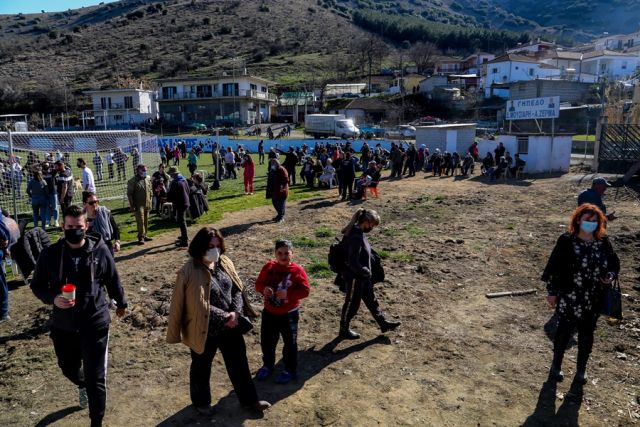 Κόσμος στους δρόμους μετά από σεισμό