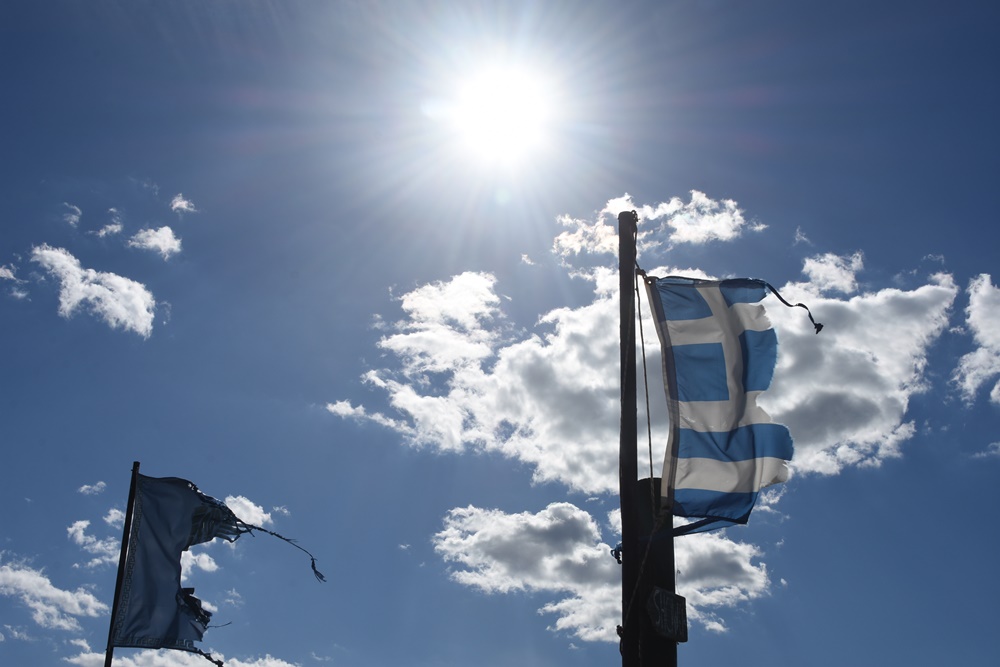 Χίος σημαία για 25 Μαρτίου: Ένα βίντεο γεμάτο Ελλάδα