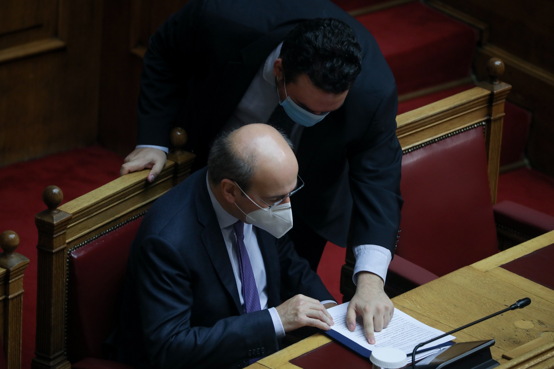 8ωρο κατάργηση – Εργασιακό Νομοσχέδιο: Οργή Χατζηδάκη για τα “fake news” του ΣΥΡΙΖΑ