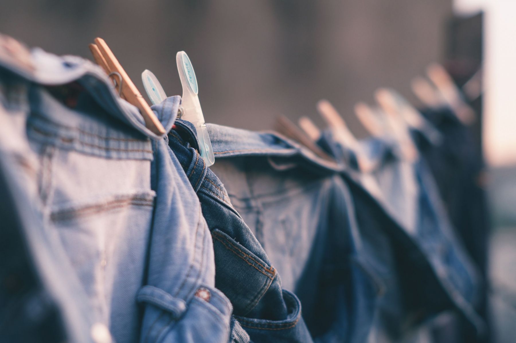 Στέγνωμα ρούχων: 3 κόλπα να το κάνετε γρήγορα