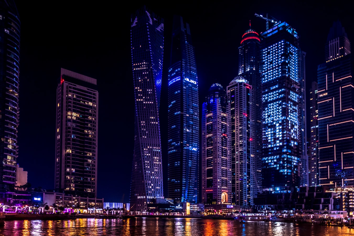 Ντουμπάι Πάσχα 2021: Τι αποκαλύπτει Ελληνίδα DJ