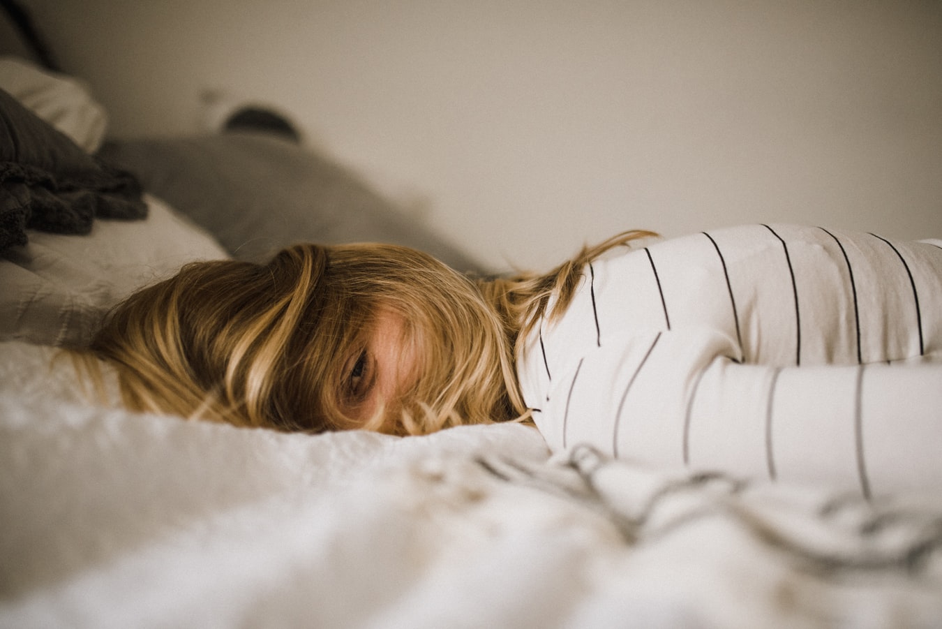Κορονοϊός και ύπνος: Υψηλότερος κίνδυνος για όσους δεν κοιμούνται καλά