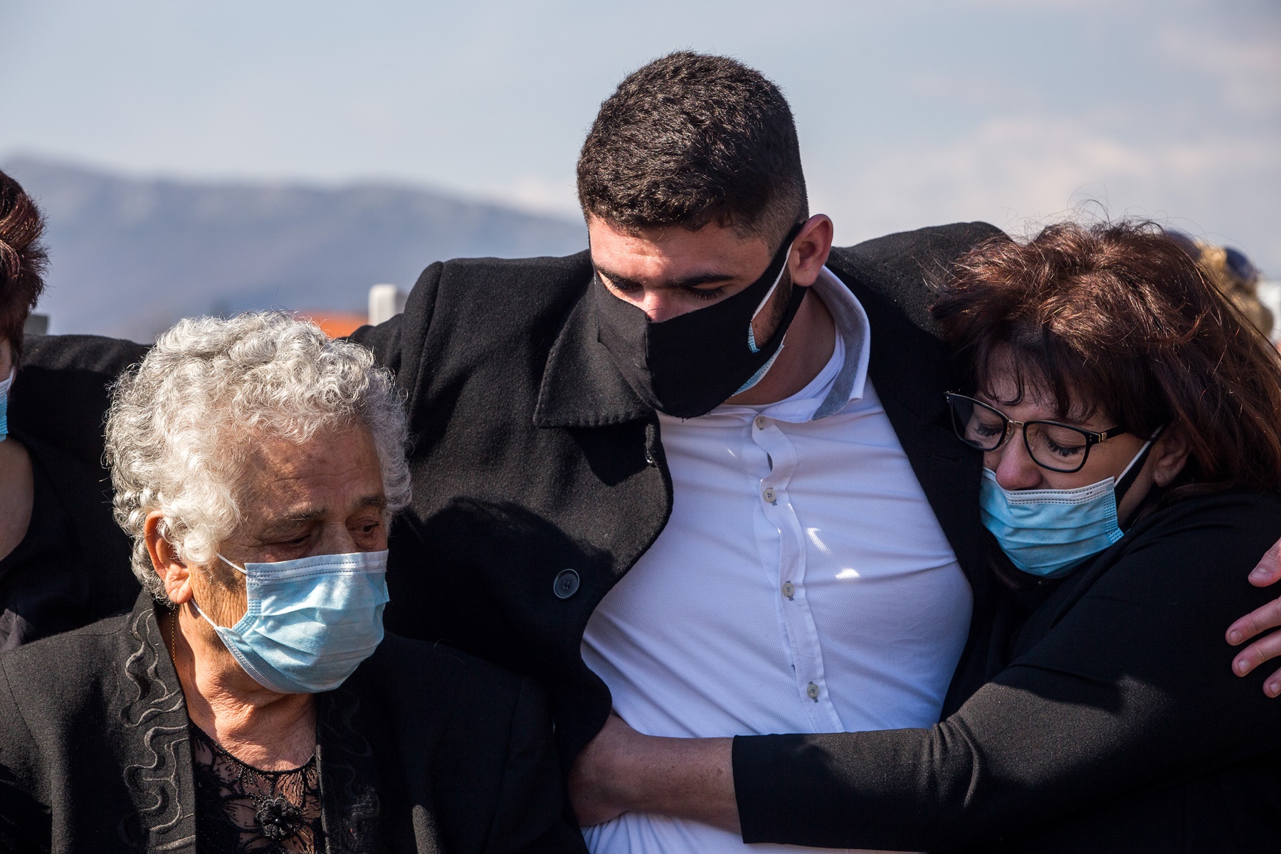 Οικογένεια Καραϊβάζ: “Θέλω να κοιτάξω τον δολοφόνο και να τον ρωτήσω”