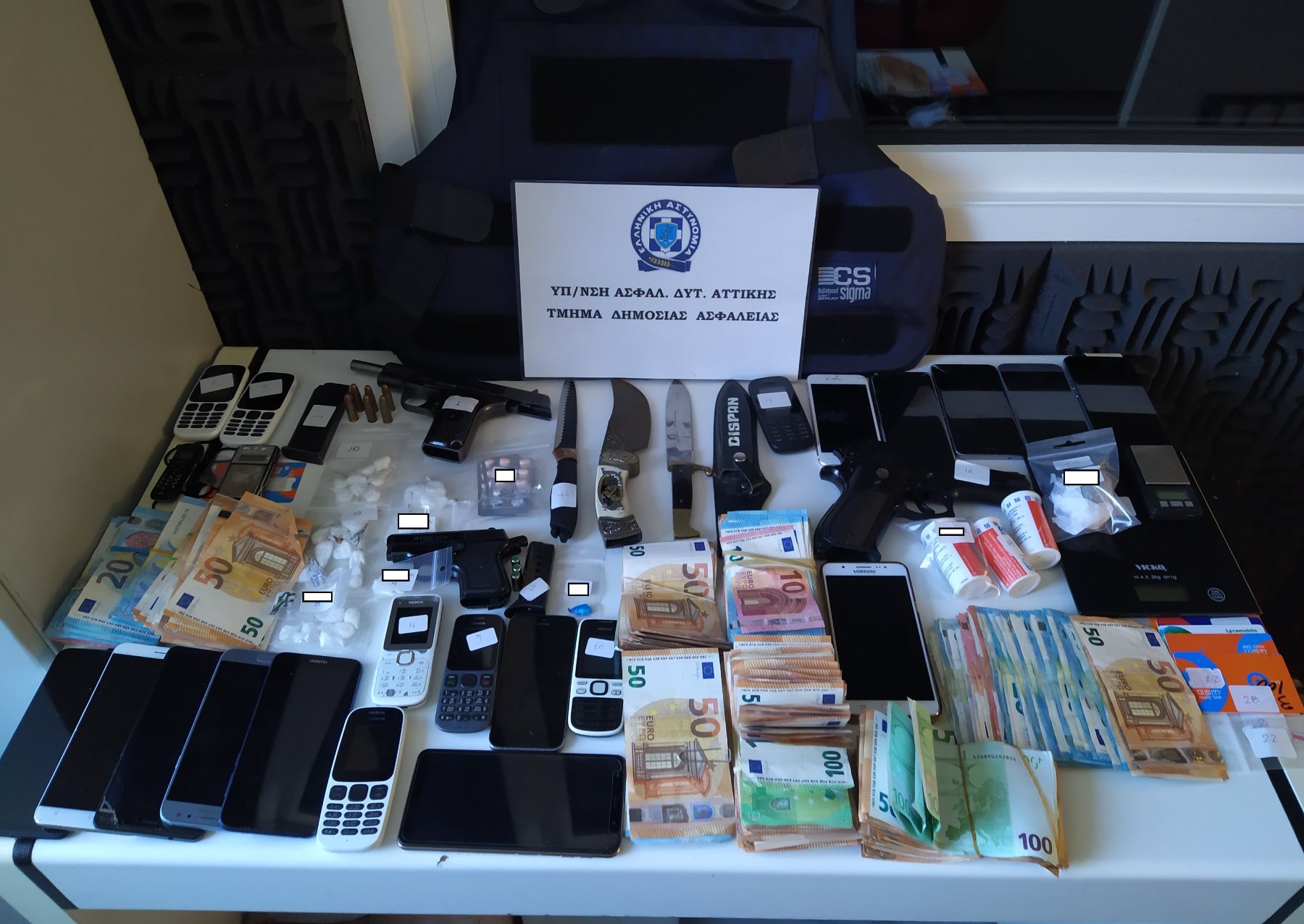 Διακίνηση κοκαΐνης: Συνελήφθησαν 7 Αλβανοί και μια Ελληνίδα