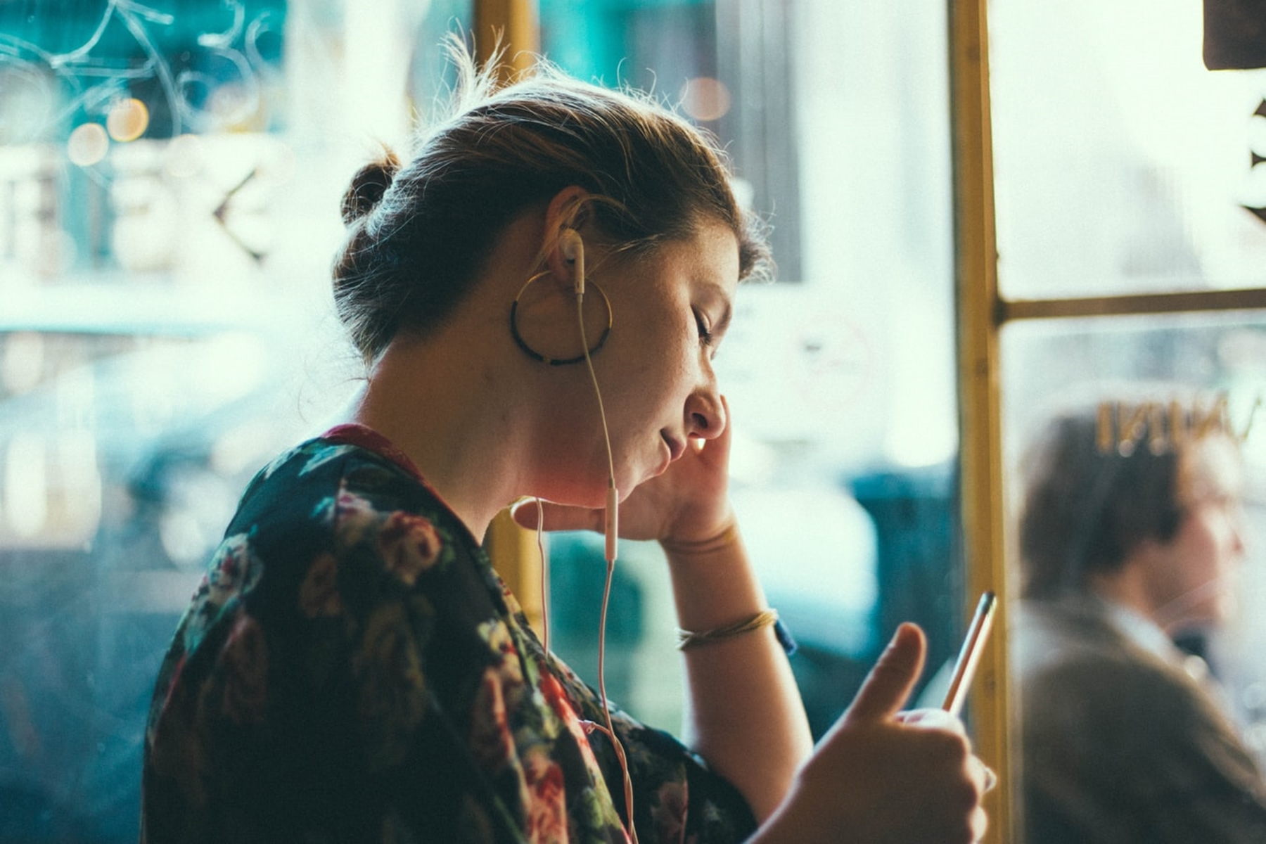 Πως να καθαρίσω τα ακουστικά μου: Ο πιο εύκολος τρόπος για να μην τα χαλάσεις