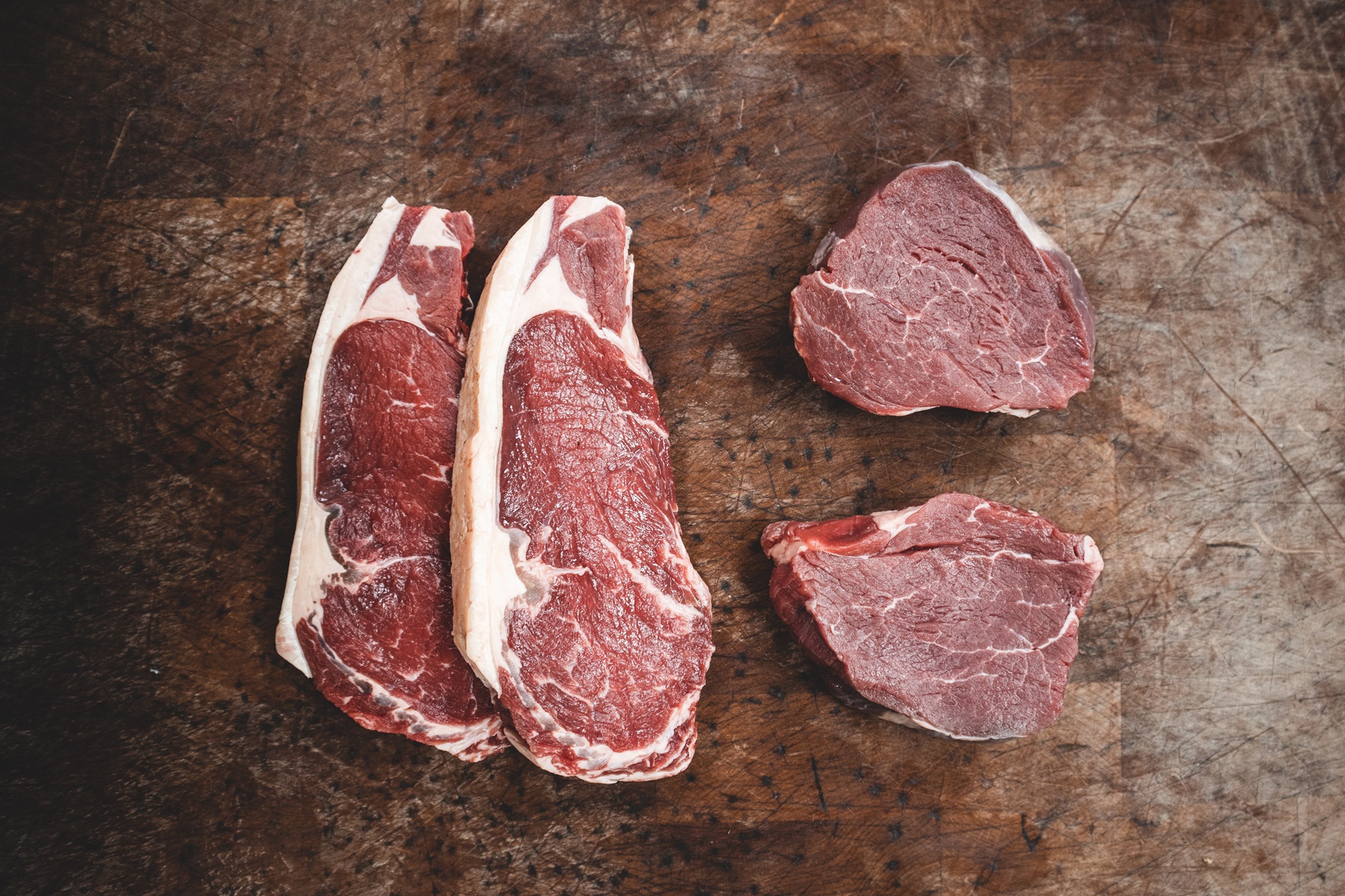 Πόσο καιρό αντέχει το κρέας στην κατάψυξη: Τι ισχύει για πουλερικά, αιγοπρόβατα και ψάρια